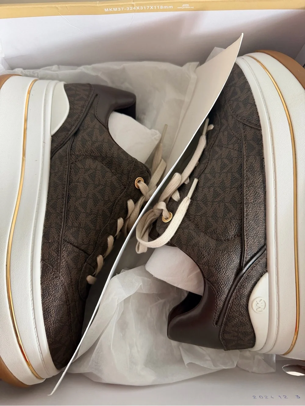 Michael Michael Kors Hayes Platform Sneaker  size 9